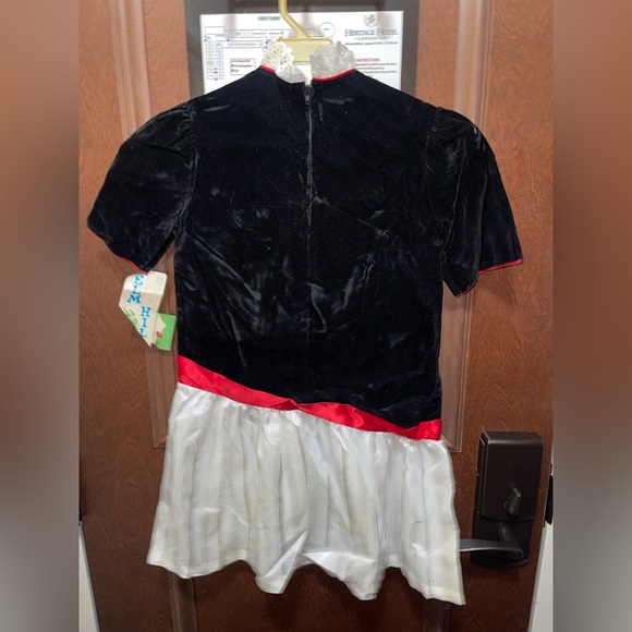 NWT Vintage Girls Black and White Dress with Red Accents Elm Hill Size 10 - Picture 2 of 4
